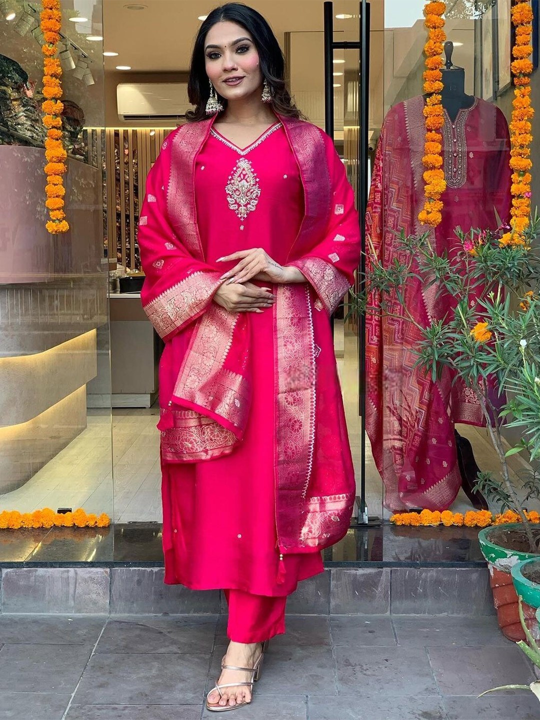 

J.KANJI Ethnic Motifs Embroidered Beads & Stoned Kurta With Trouser & Dupatta, Pink