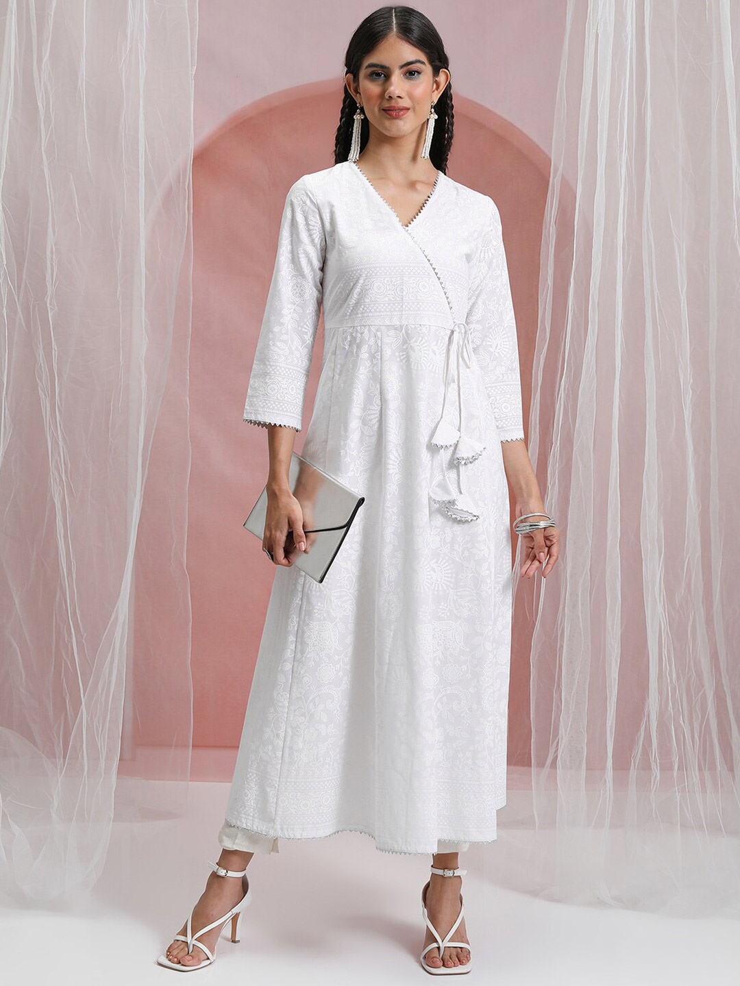 

Vishudh Ethnic Motifs Printed Anarkali Kurta, White