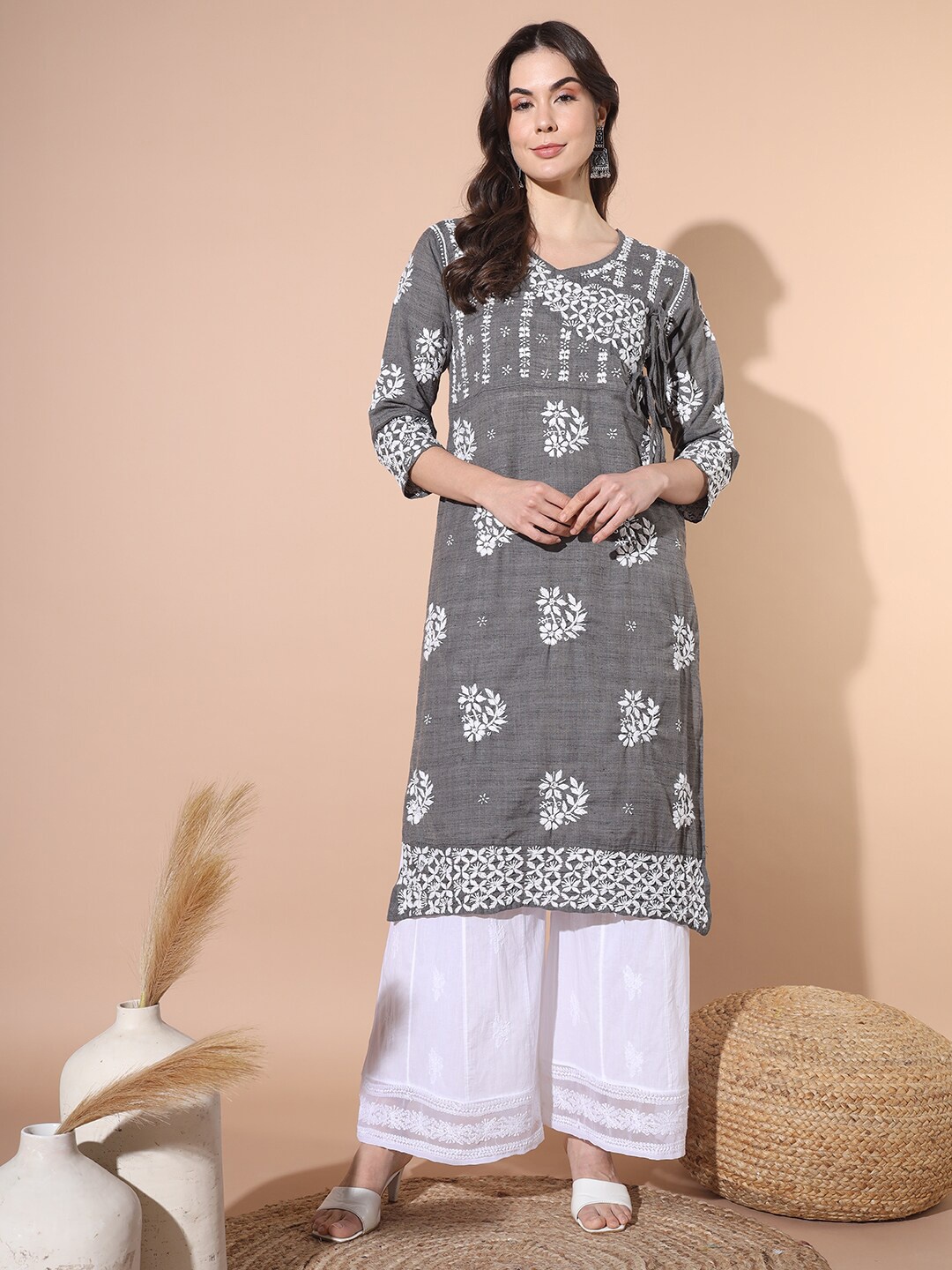 

Ethnava Floral Embroidered Pure Cotton Tie Up Angrakha Kurta, Grey