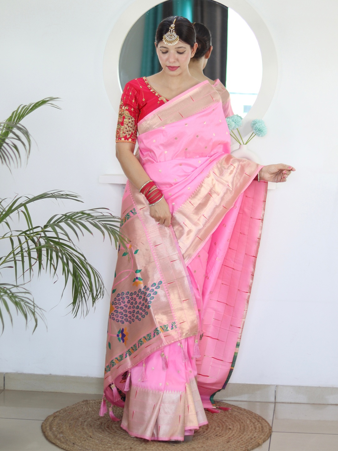 

Divyadham Textiles Ethnic Woven Design Zari Pure Silk Banarasi Saree, Pink