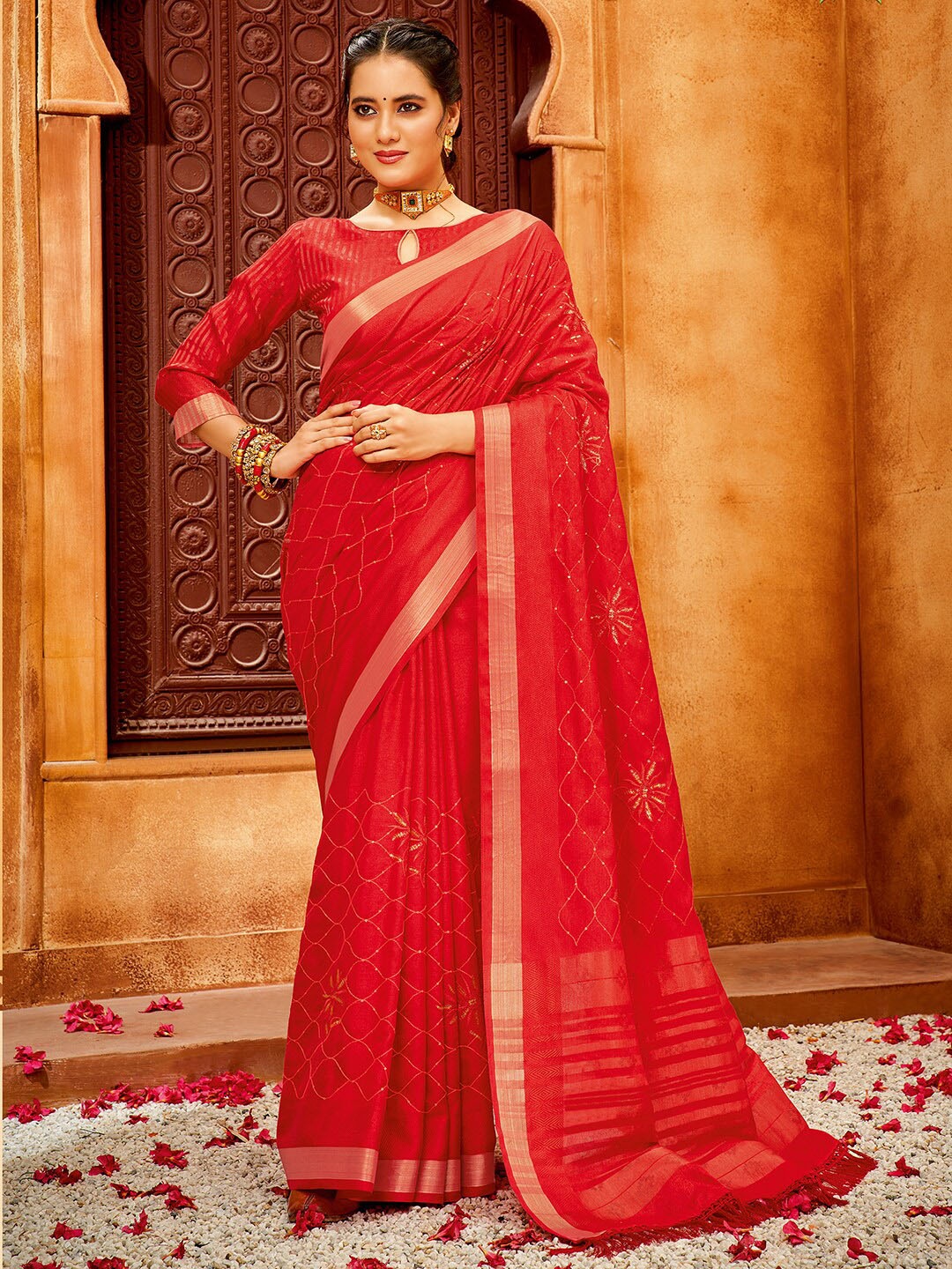 

SANSKAR Embroidered Saree, Red