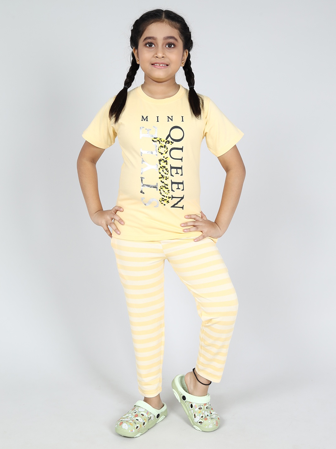 

DENIKID Kids Typography Printed Pure Cotton T-shirt With Pyjamas, Yellow