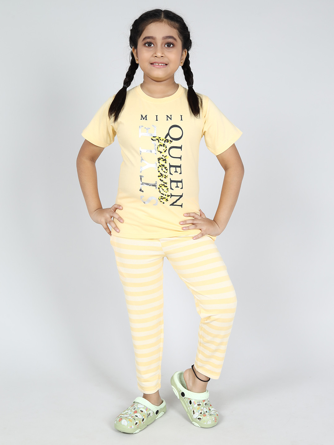

DENIKID Kids Typography Printed Pure Cotton T-shirt With Pyjamas, Yellow