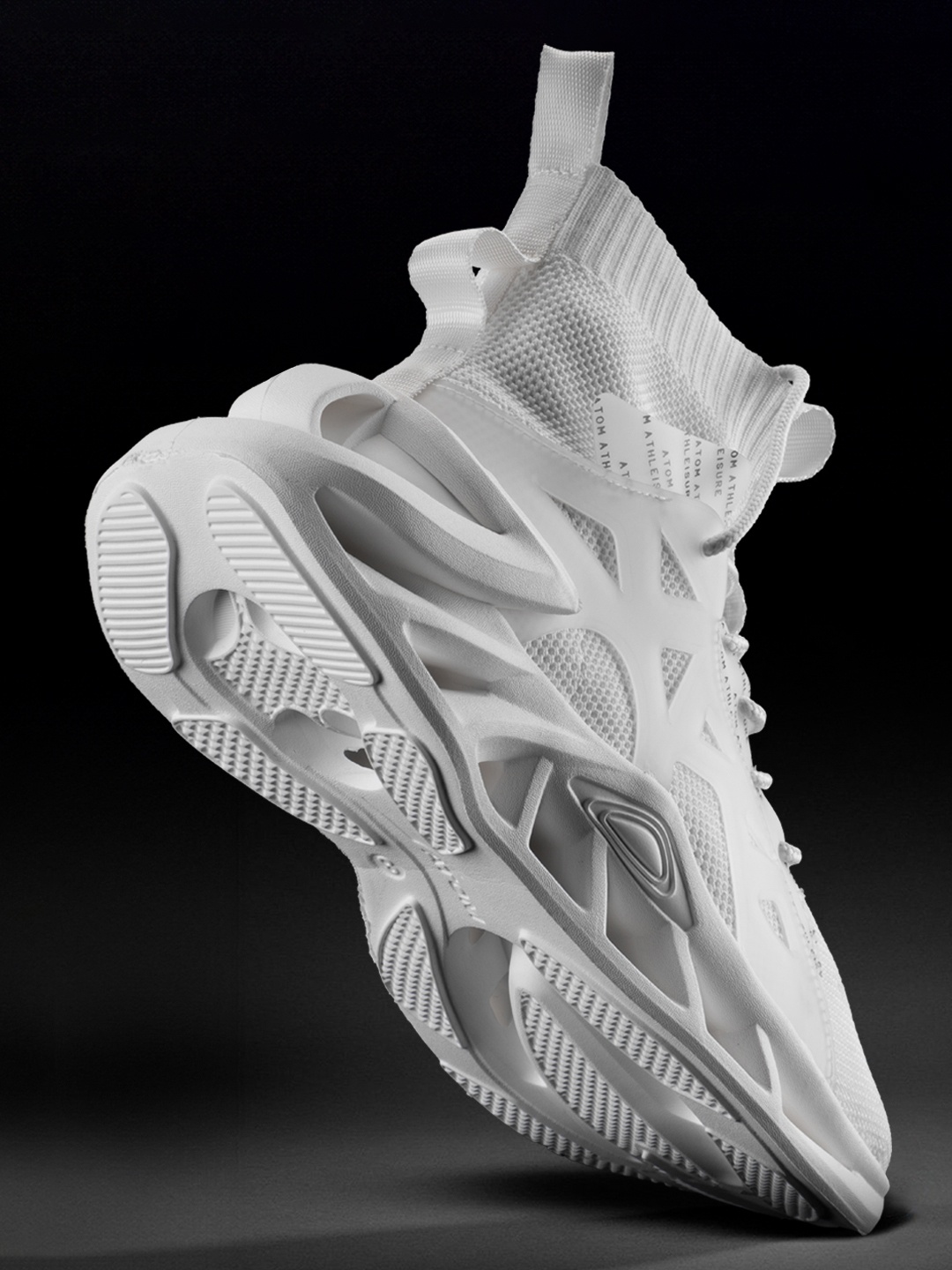 

Atom Men Round Toe Mid-Top Mesh Sneakers, White
