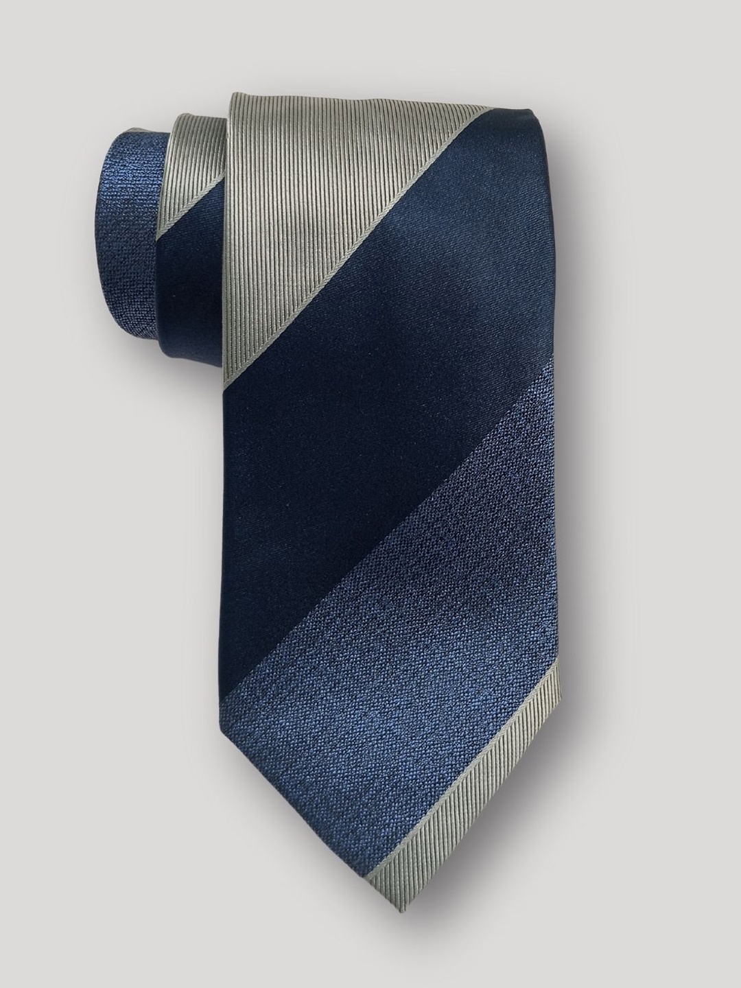 

The Tie Hub Men Colourblocked Silk Formal Broad Tie, Blue