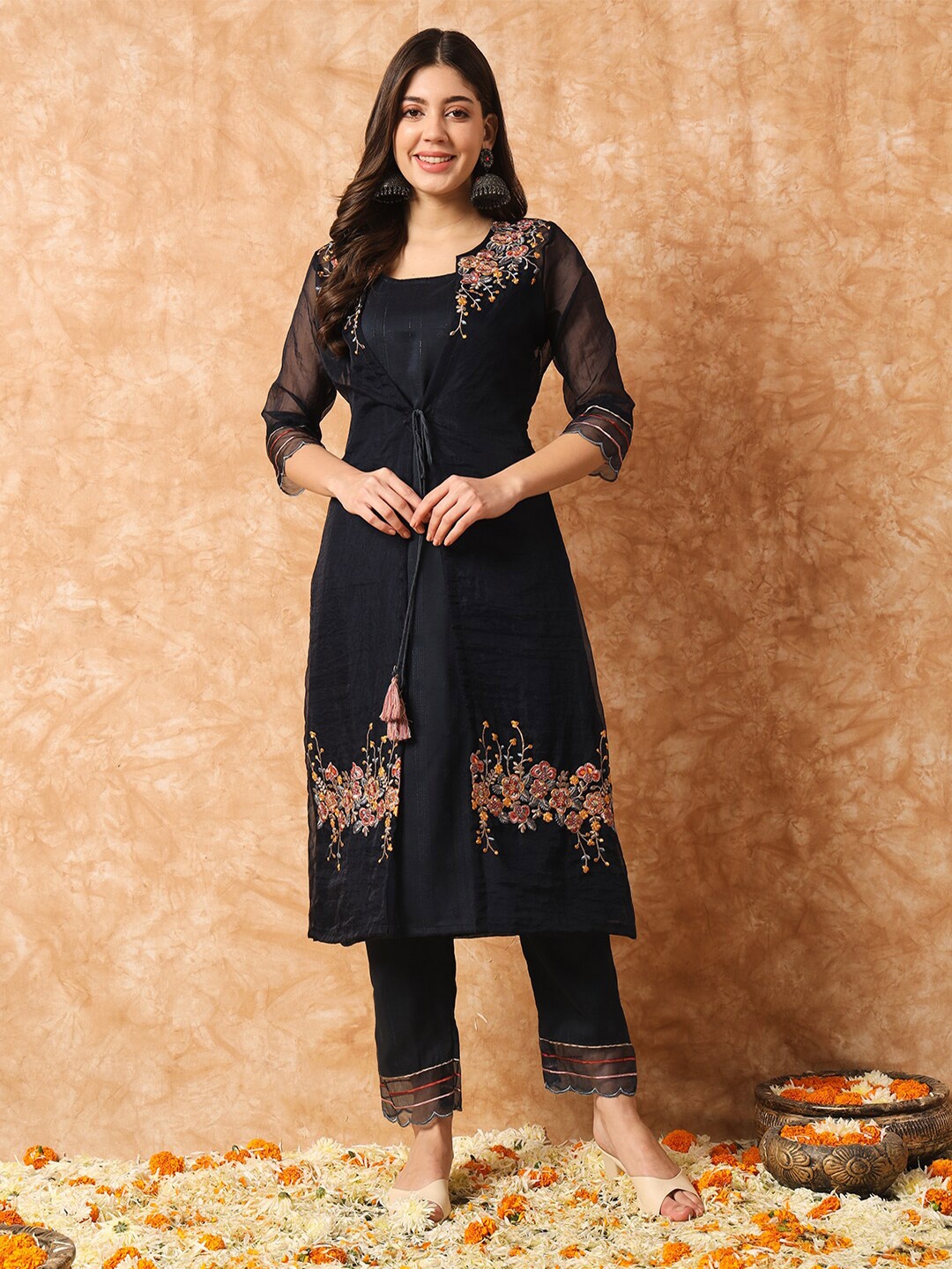 

Navlik Floral Embroidered Regular Thread Work Kurta With Trouser & Jacket, Black