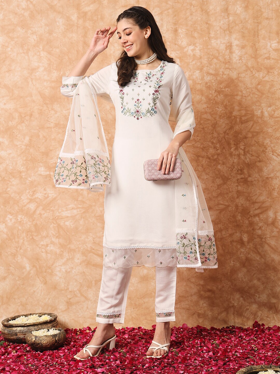 

Navlik Floral Yoke Design Regular Thread Work Kurta with Trousers & Dupatta, White