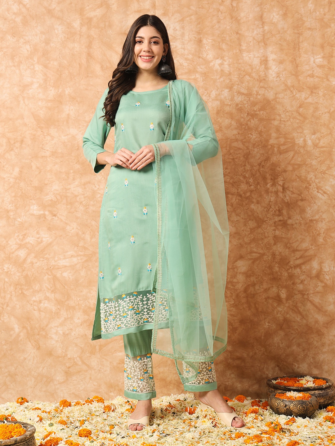 

Navlik Floral Embroidered Pure Cotton Straight Kurta with Trousers & With Dupatta, Turquoise blue