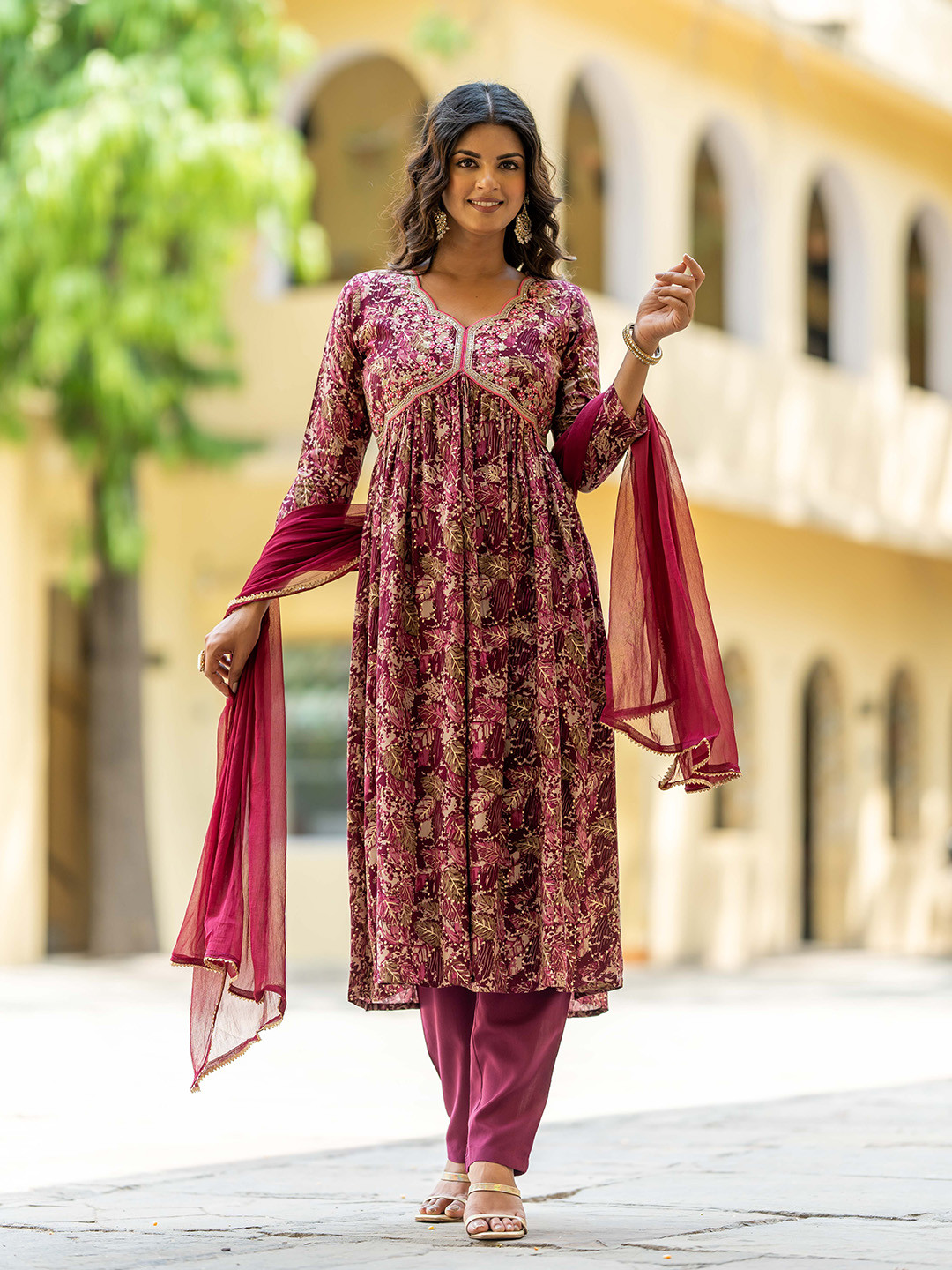 

Navlik Floral Embroidered Regular Kurta with Trousers & Dupatta, Purple