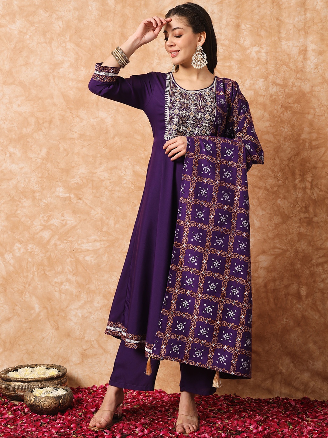 

Navlik Floral Embroidered Regular Kurta with Trousers & With Dupatta, Violet