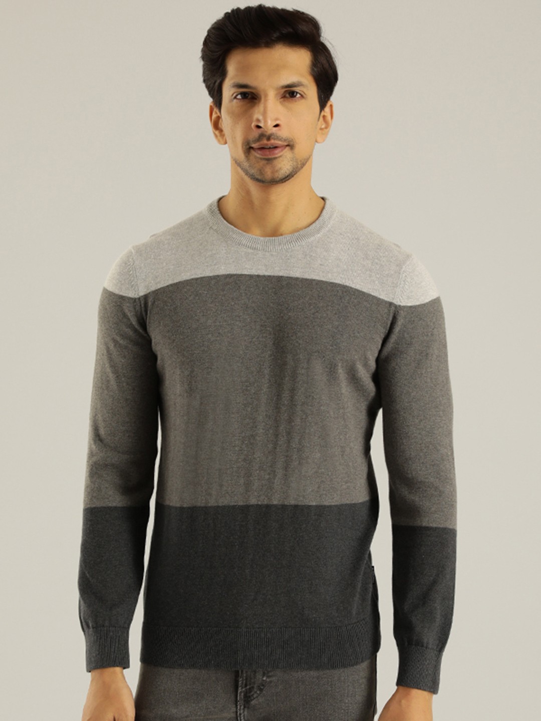 

Indian Terrain Round Neck long sleeves Colourblocked Pullover, Black