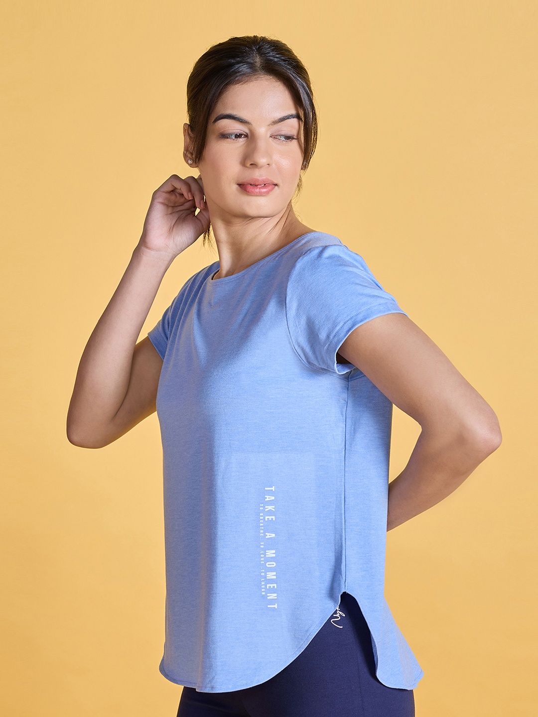 

Nykd Typography Printed Round Neck Relaxed Fit Apple Bottom T-shirt, Blue