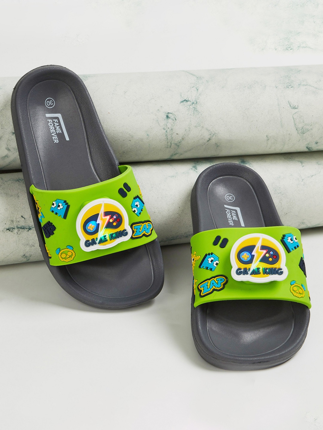 

Fame Forever by Lifestyle Boys Printed Open Toe Sliders, Green
