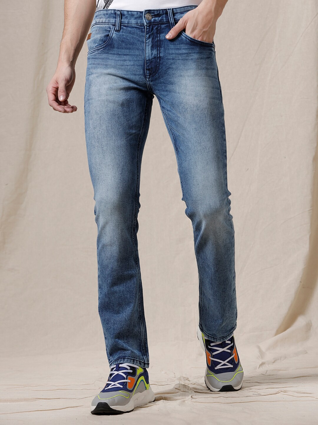 

WROGN Men Heavy Fade Cotton Jeans, Blue