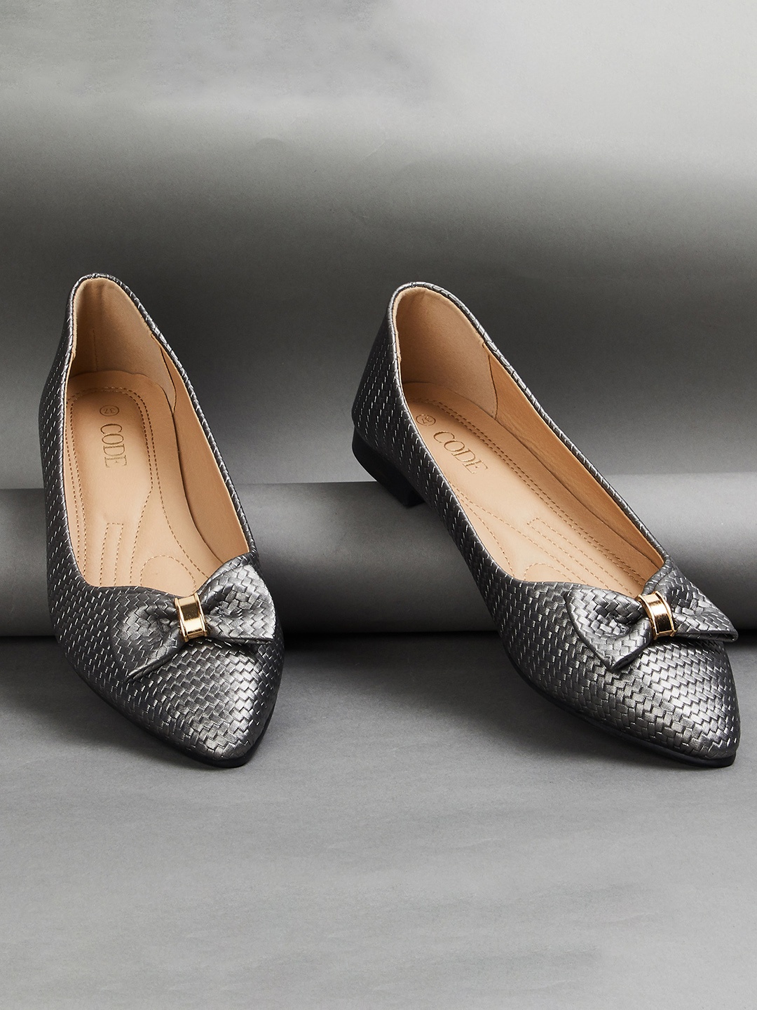 

CODE by Lifestyle Women Grey Textured Loafers