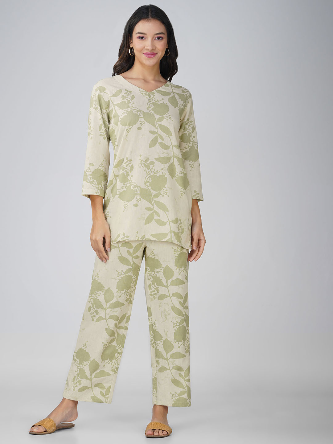 

SPARSA Floral Printed Pure Cotton Top With Palazzos, Green