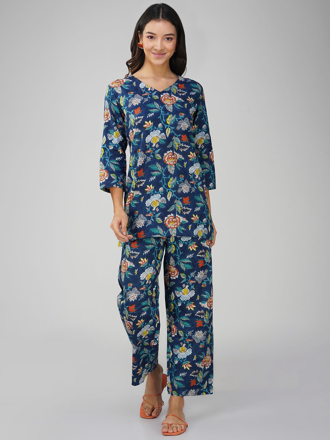 

SPARSA Floral Printed Pure Cotton V-neck Top With Trousers, Blue