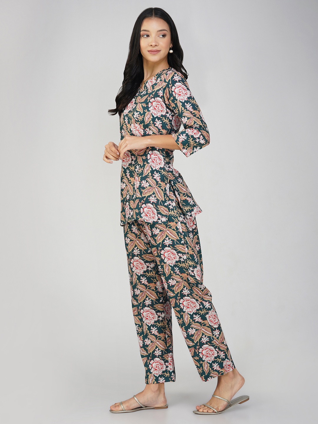 

SPARSA Floral Printed Pure Cotton Kurti With Trousers, Green