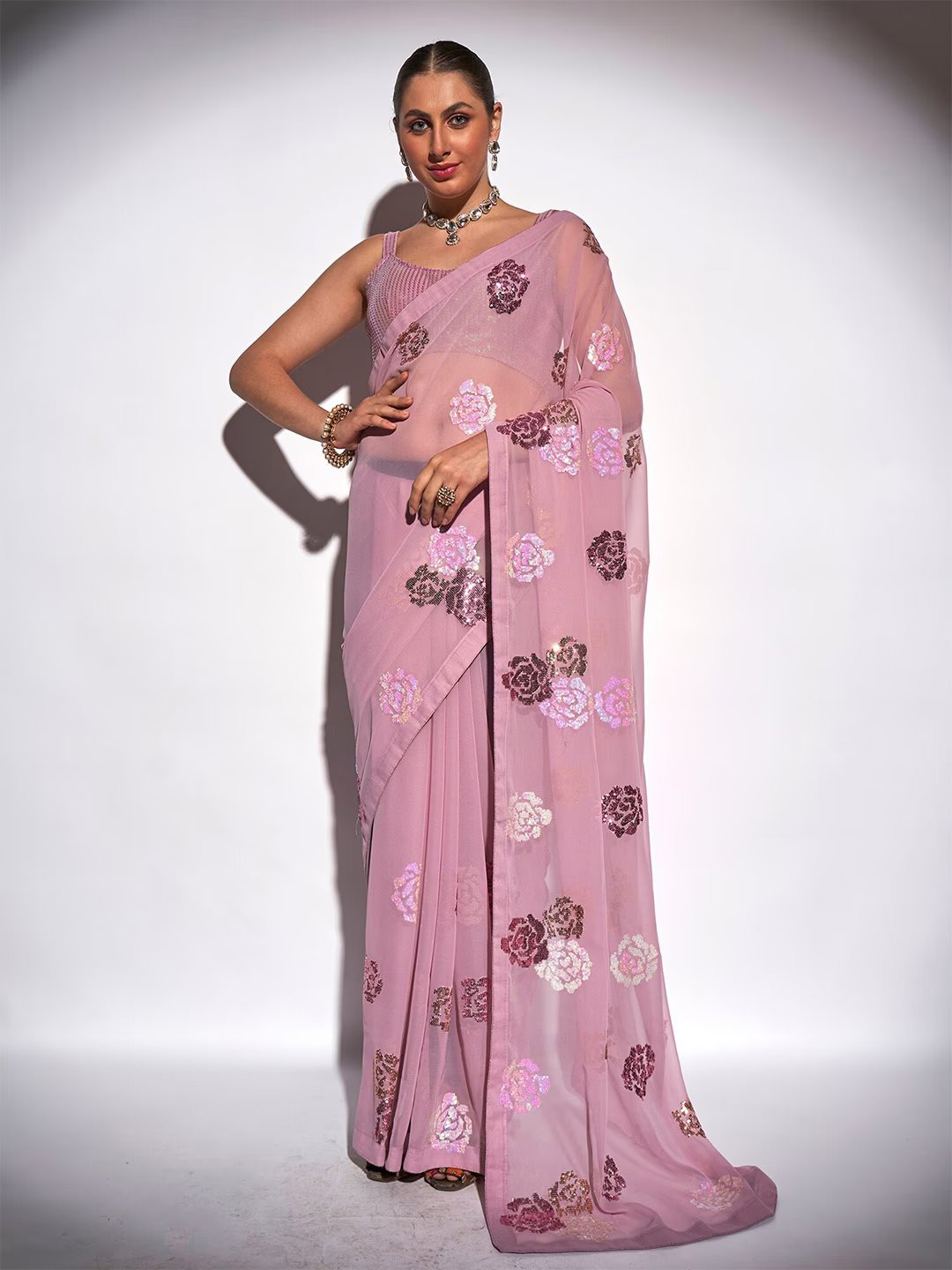 

DIVASTRI Embellished Sequinned Pure Georgette Saree, Pink