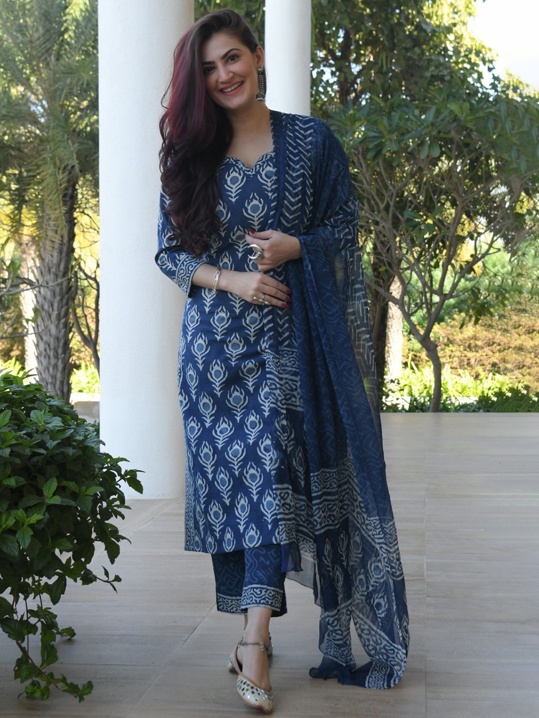 

ZEEPKART Ethnic Motifs Printed Straight Kurta with Trouser & Dupatta, Blue