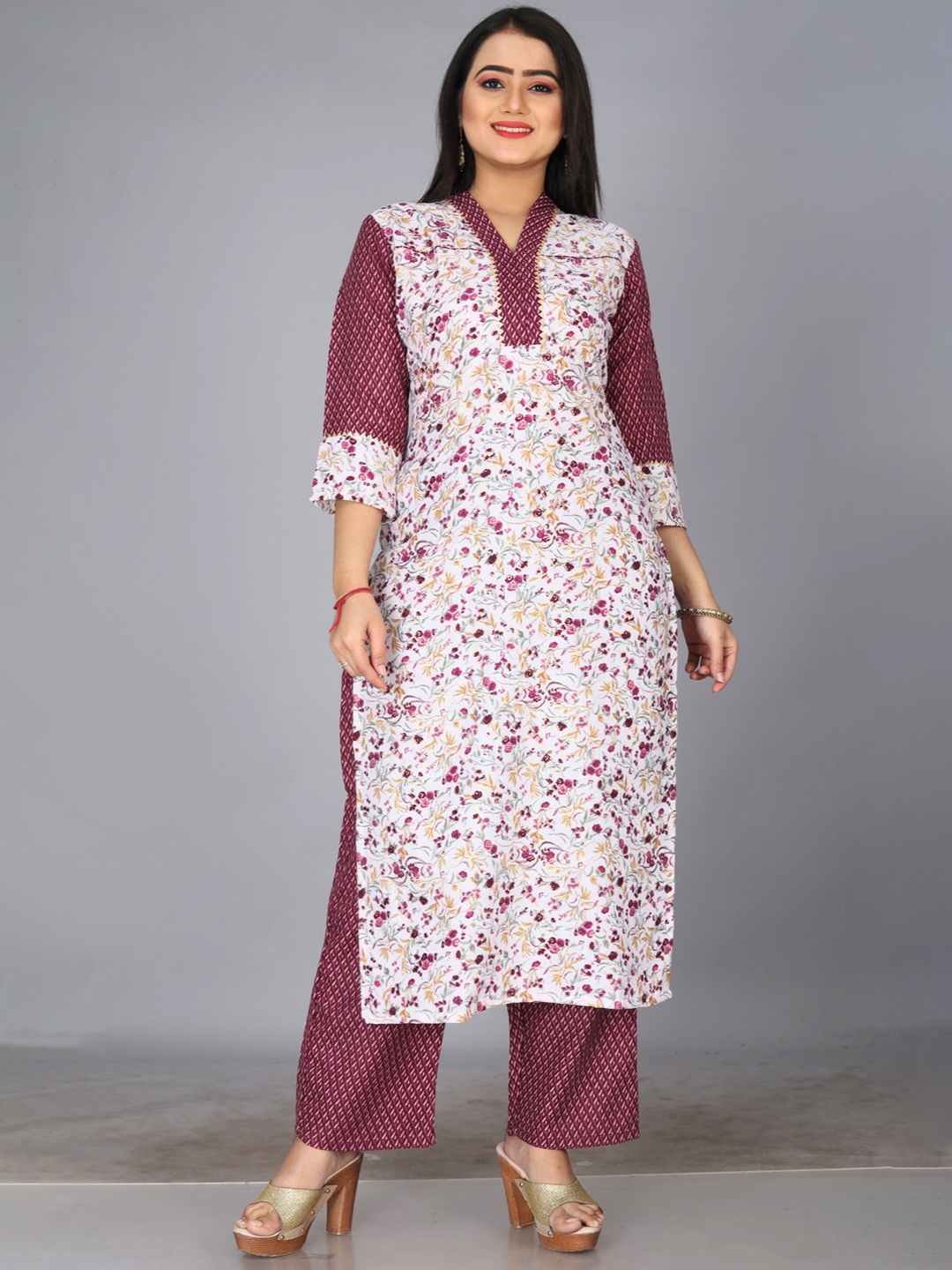 

BAESD Floral Printed Regular Gotta Patti Pure Cotton Kurta With Palazzos, White