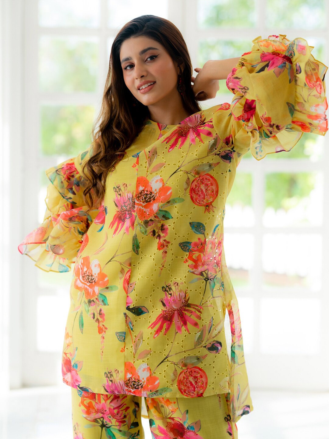 

Ambraee Printed Schiffli Linen Tunic & Trousers, Yellow