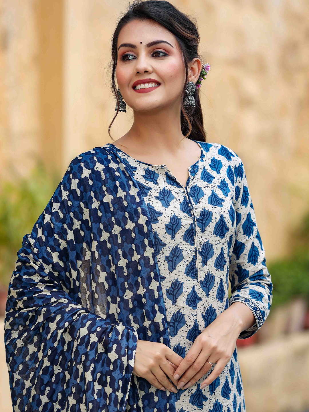 

KALINI Ethnic Motifs Printed Straight Kurta with Trousers & Dupatta, Off white
