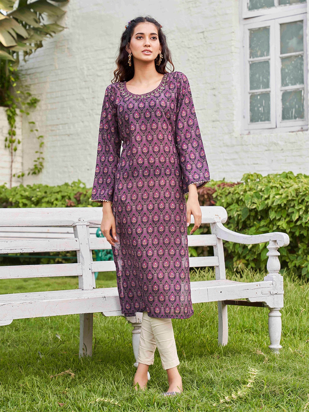 

Tikhi Imli Ethnic Motifs Printed Straight Kurta, Purple