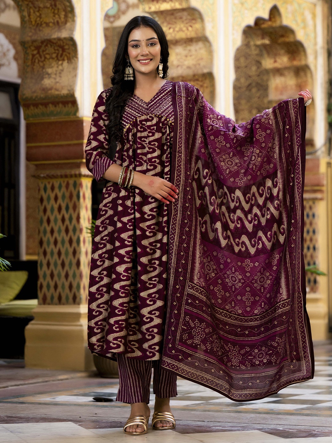 

PRATAP SONS Abstract Printed Zari V-Neck Empire Kurta With Pant & Dupatta, Burgundy