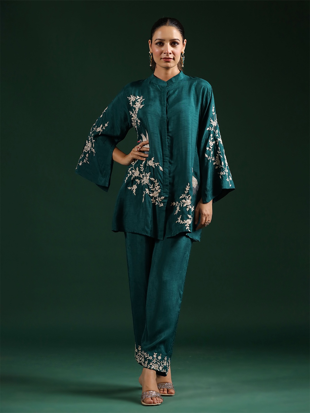 

PRATAP SONS Floral Embroidered Mandarin Collar Tunic With Trousers, Teal