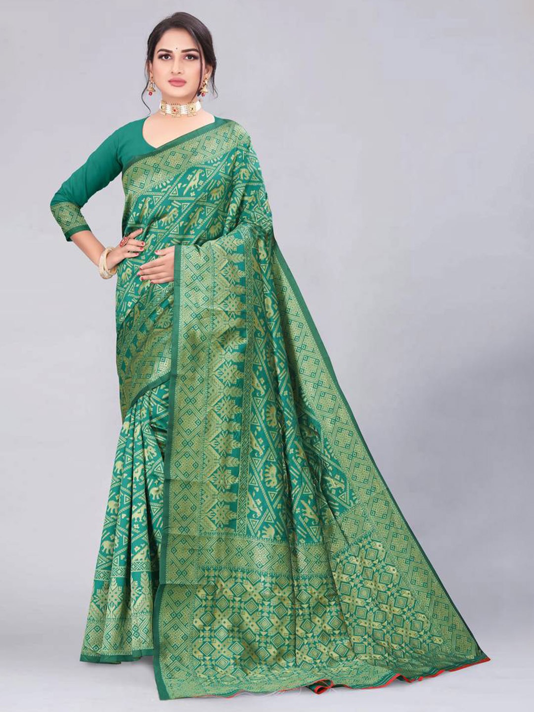 

MUKHITA Woven Design Zari Silk Blend Patola Saree, Sea green