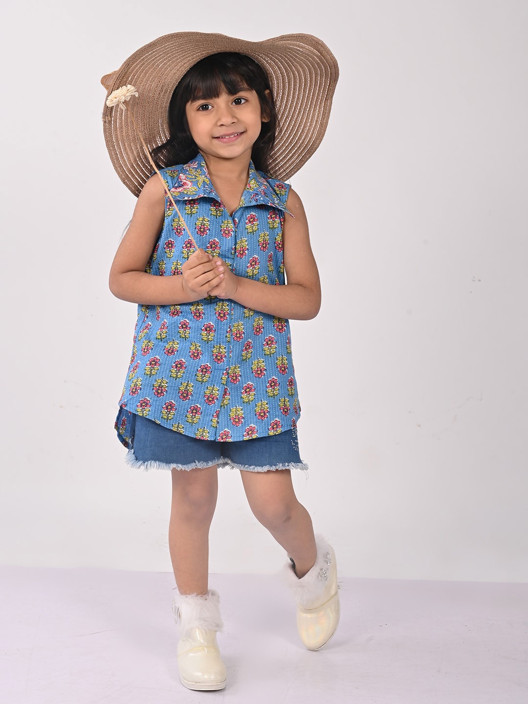 

Here&Now X Kinder KidsGirls Floral Printed Cotton Top, Blue
