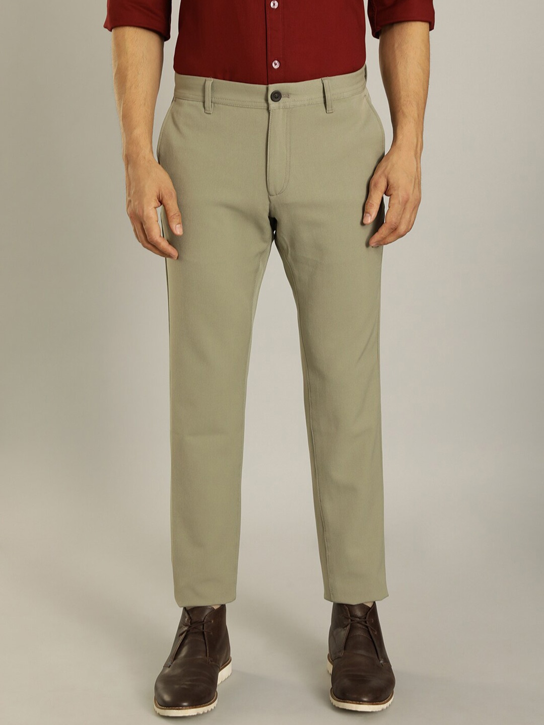 

Indian Terrain Men Brooklyn Slim Fit Trousers, Green