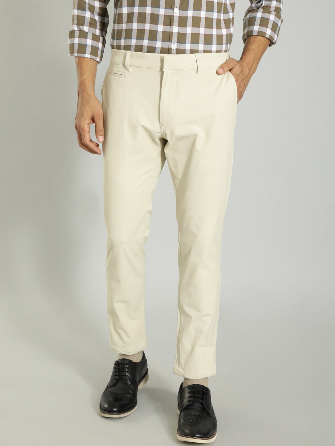 

Indian Terrain Men Urban - C Tapered Fit Trousers, Khaki