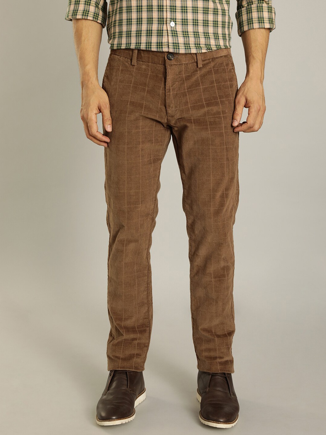 

Indian Terrain Men Brooklyn Slim Fit Trousers, Brown