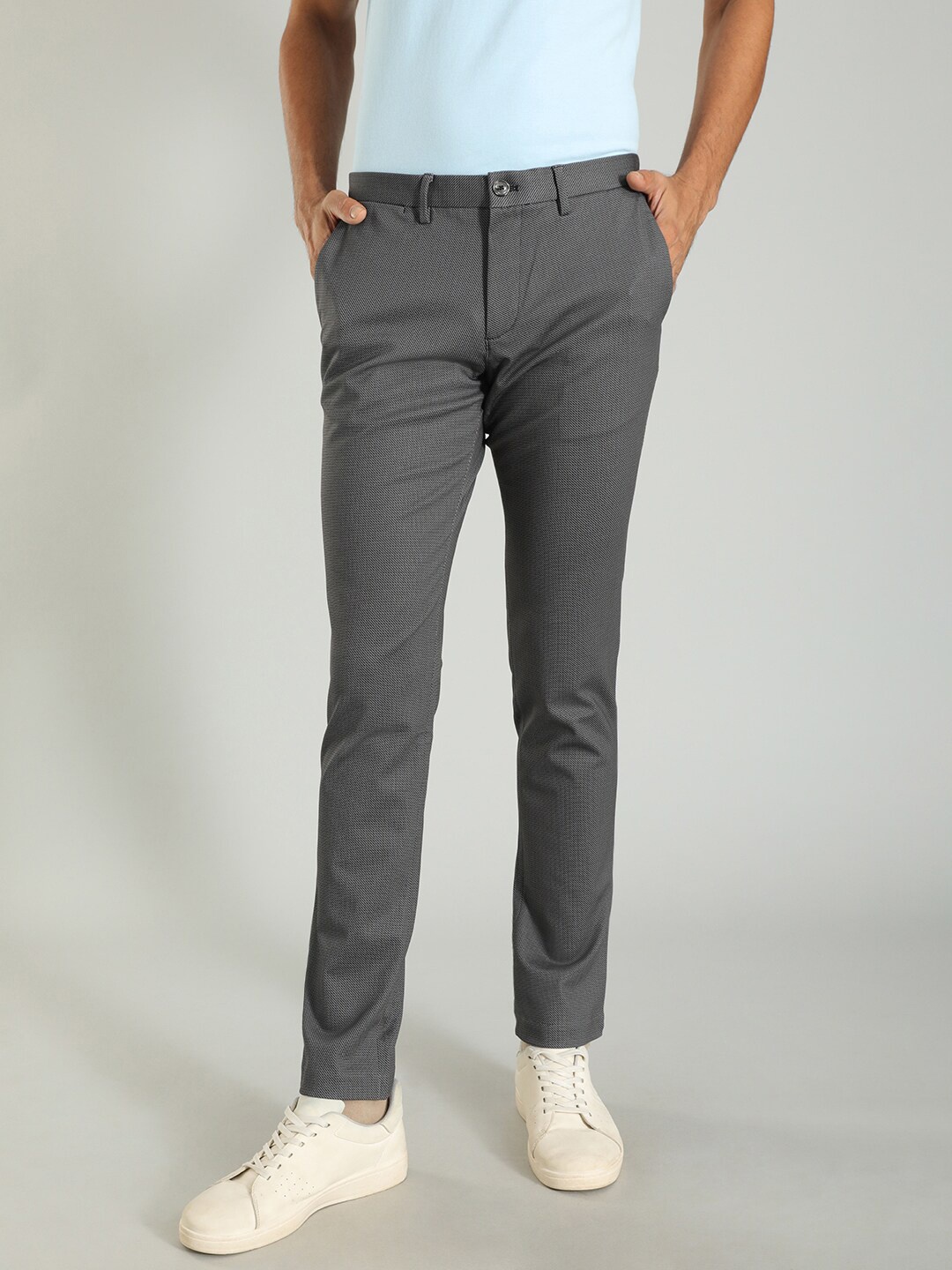 

Indian Terrain Men Urban Tapered Fit Trousers, Black