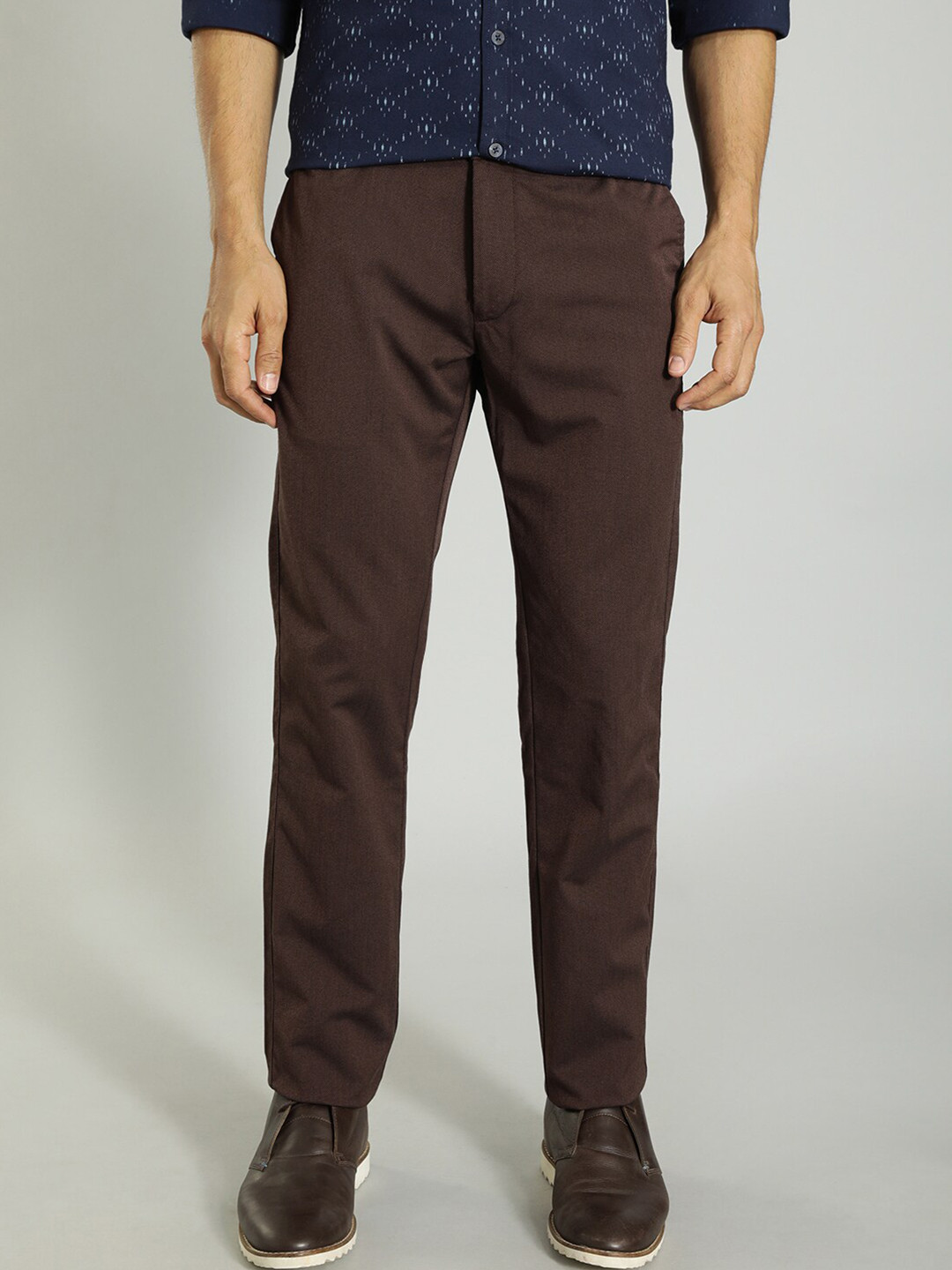 

Indian Terrain Men Brooklyn Slim Fit Mid-Rise Trousers, Maroon