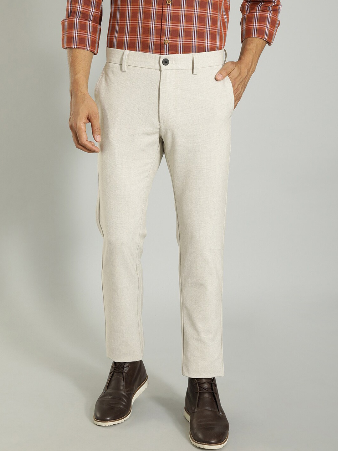 

Indian Terrain Men Brooklyn Slim Fit Mid Rise Trousers, Off white