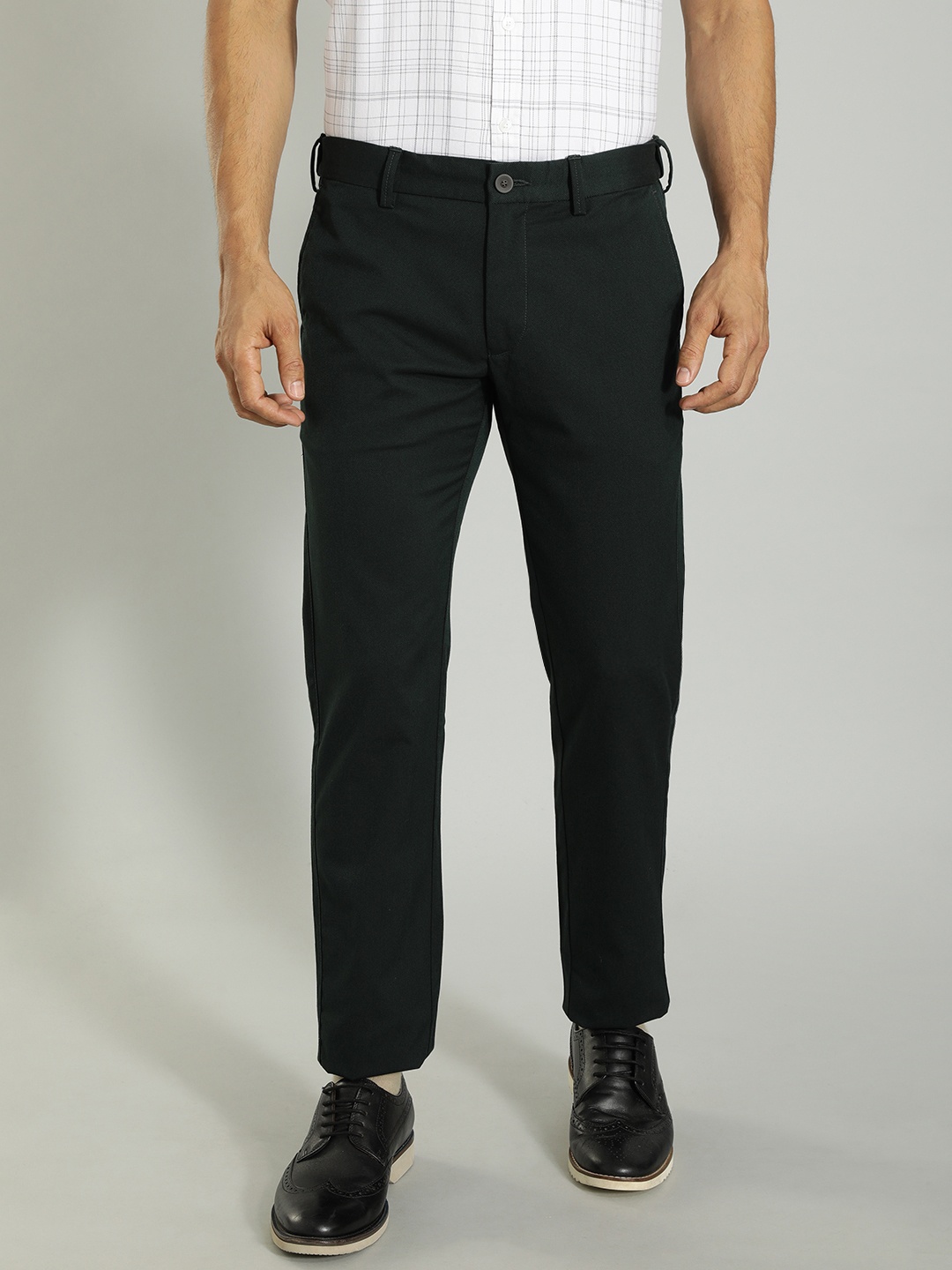 

Indian Terrain Men Brooklyn Slim Fit Chinos Trousers, Green