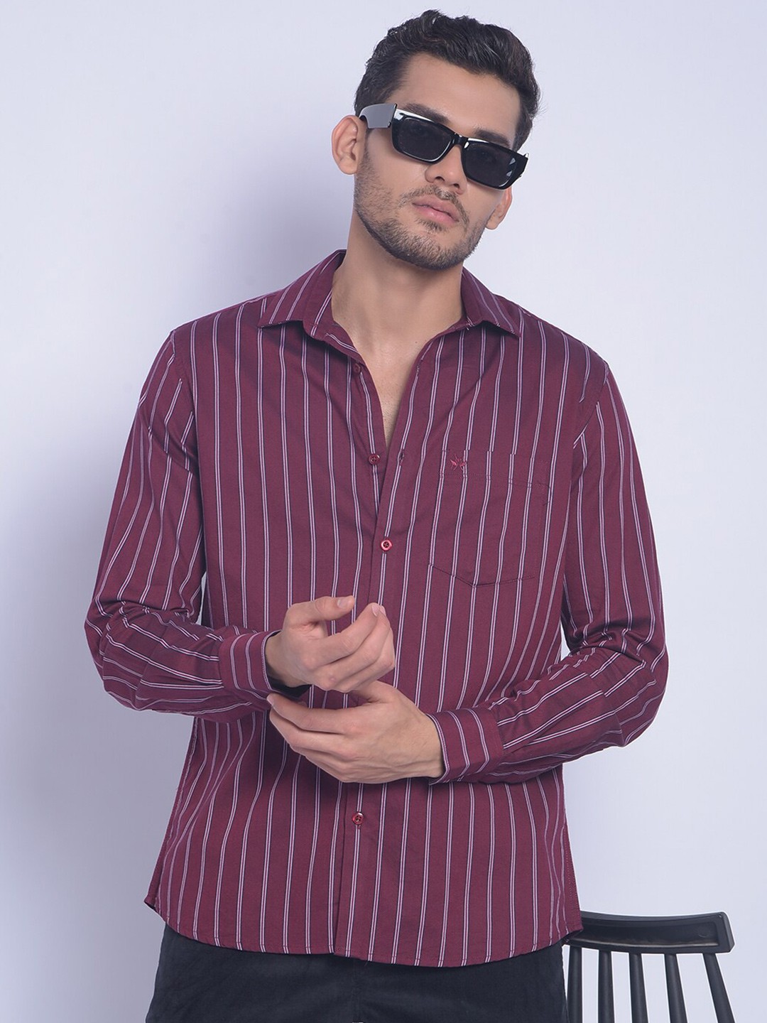 

Crimsoune Club Smart Slim Fit Vertical Striped Pure Cotton Casual Shirt, Maroon