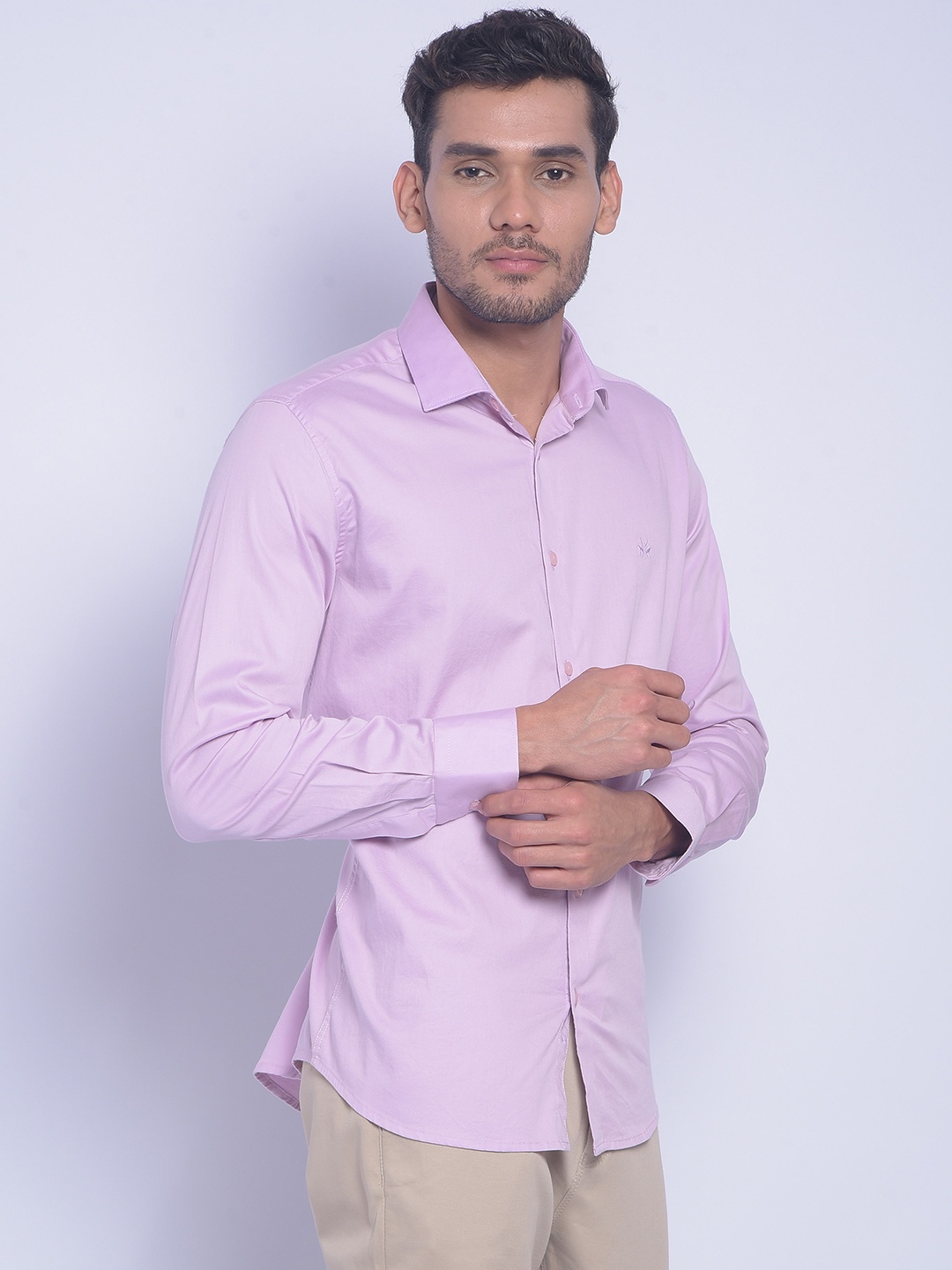 

Crimsoune Club Cotton Spread Collar Curved Slim Fit Casual Shirt, Pink