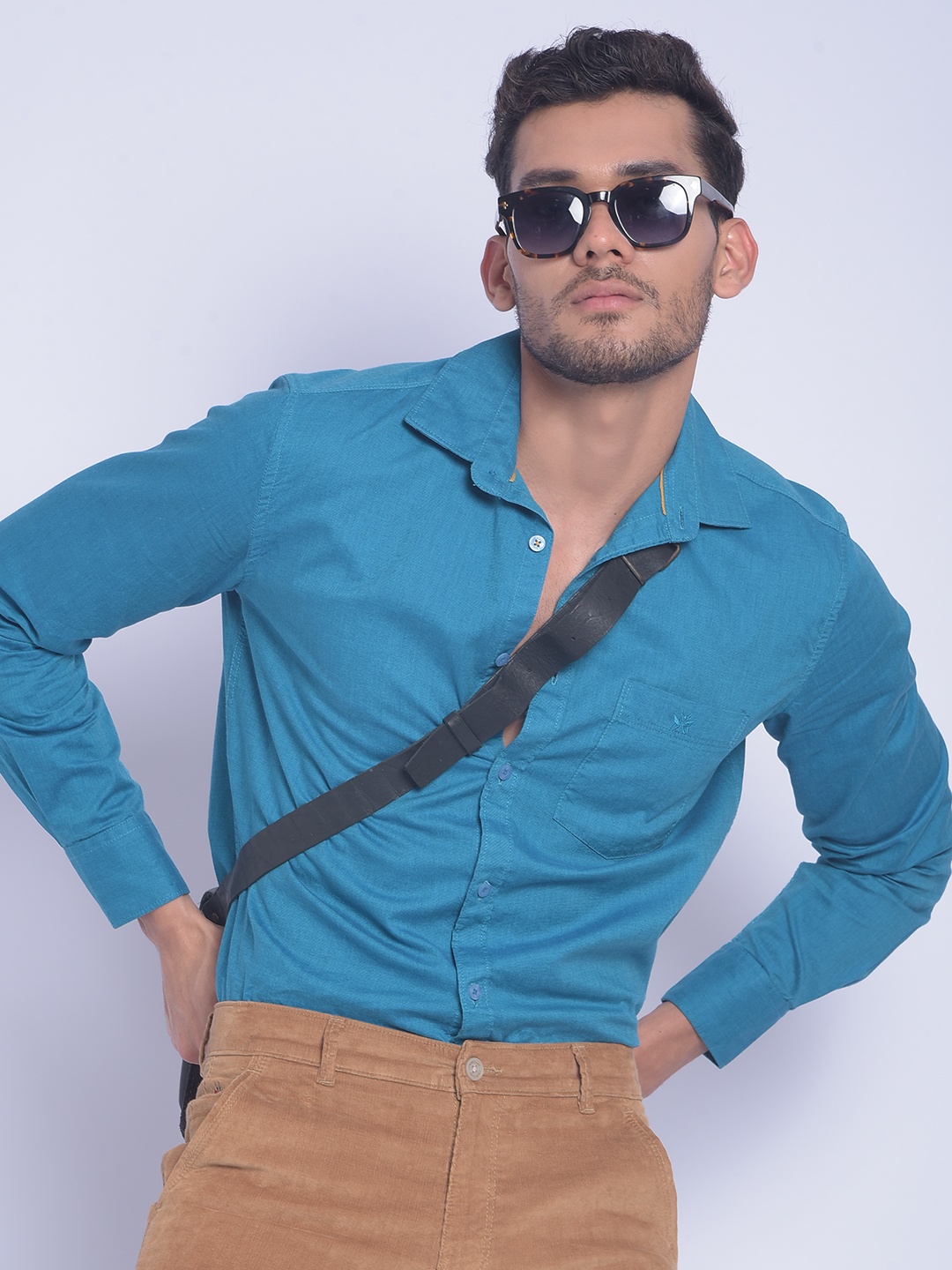 

Crimsoune Club Smart Slim Fit Spread Collar Pure Cotton Casual Shirt, Blue