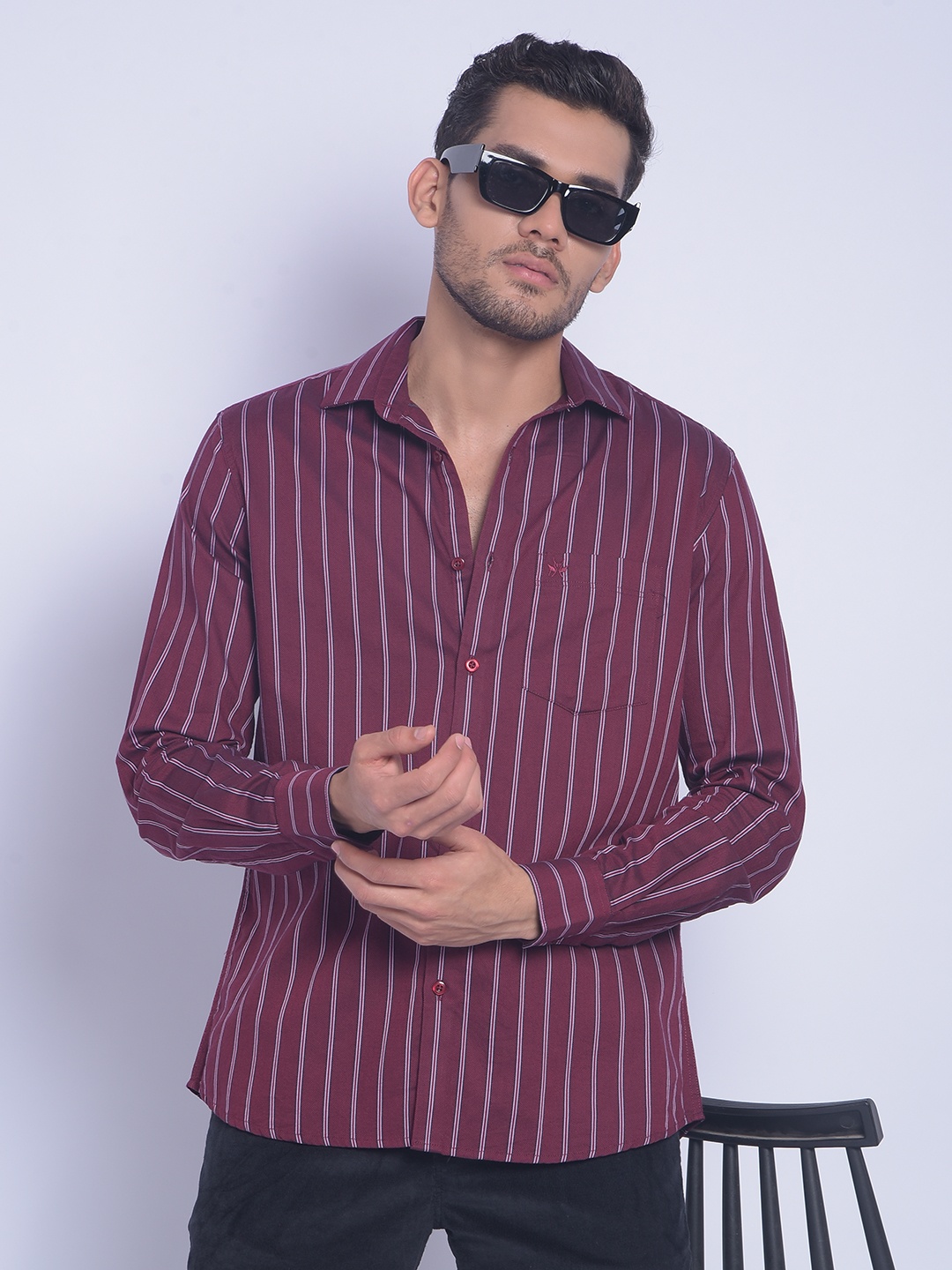 

Crimsoune Club Smart Slim Fit Striped Pure Cotton Casual Shirt, Maroon
