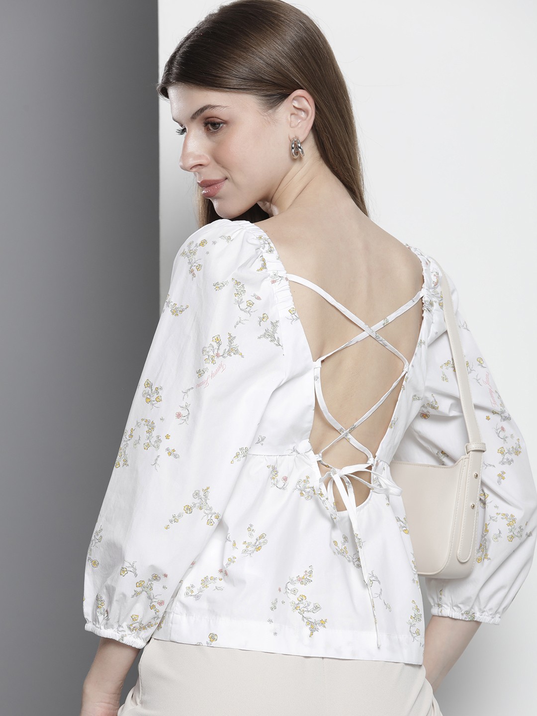 

Tommy Hilfiger Floral Print Puff Sleeve Pure Cotton Styled Back Top, White