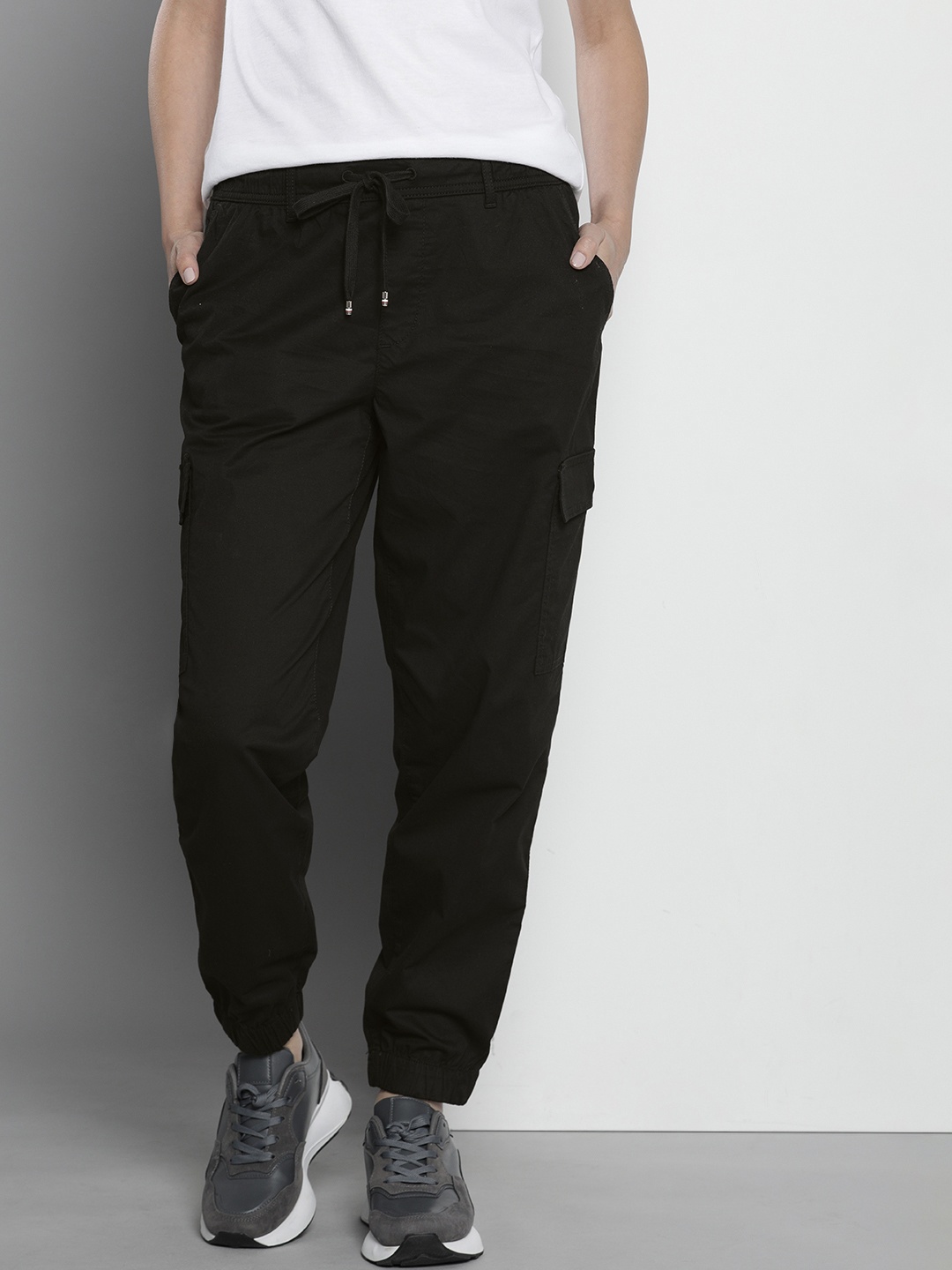 

Tommy Hilfiger Women Relaxed Fit Joggers, Black