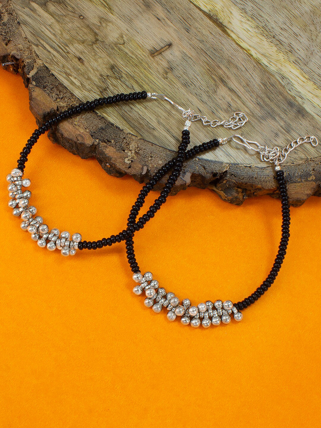 

PRIVIU Set Of 2 Beaded Anklets, Silver