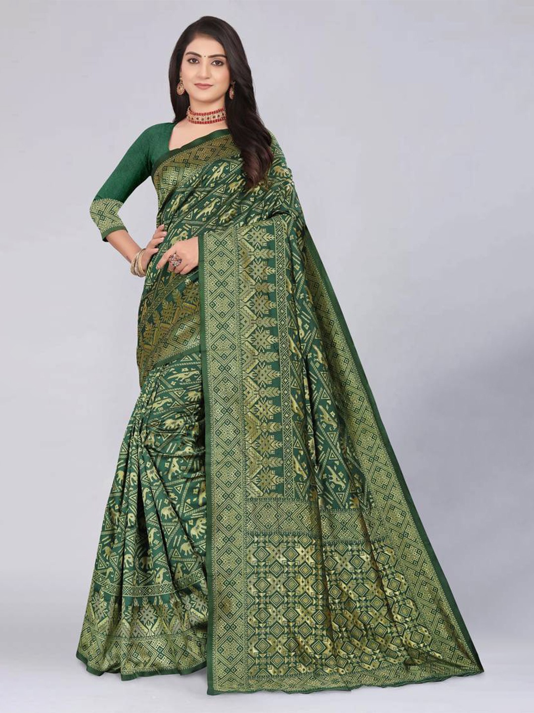 

MUKHITA Ethnic Motifs Woven Design Zari Kota Silk Patola Saree, Green