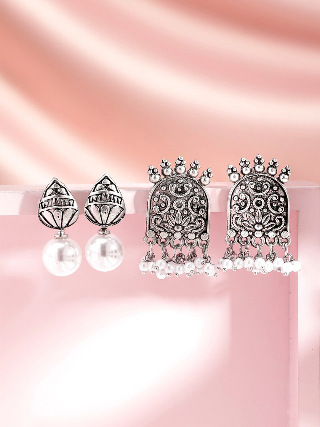 

Rubans Set Of 2 Silver-Plated Beads Beaded Contemporary Oxidised Drop Earrings