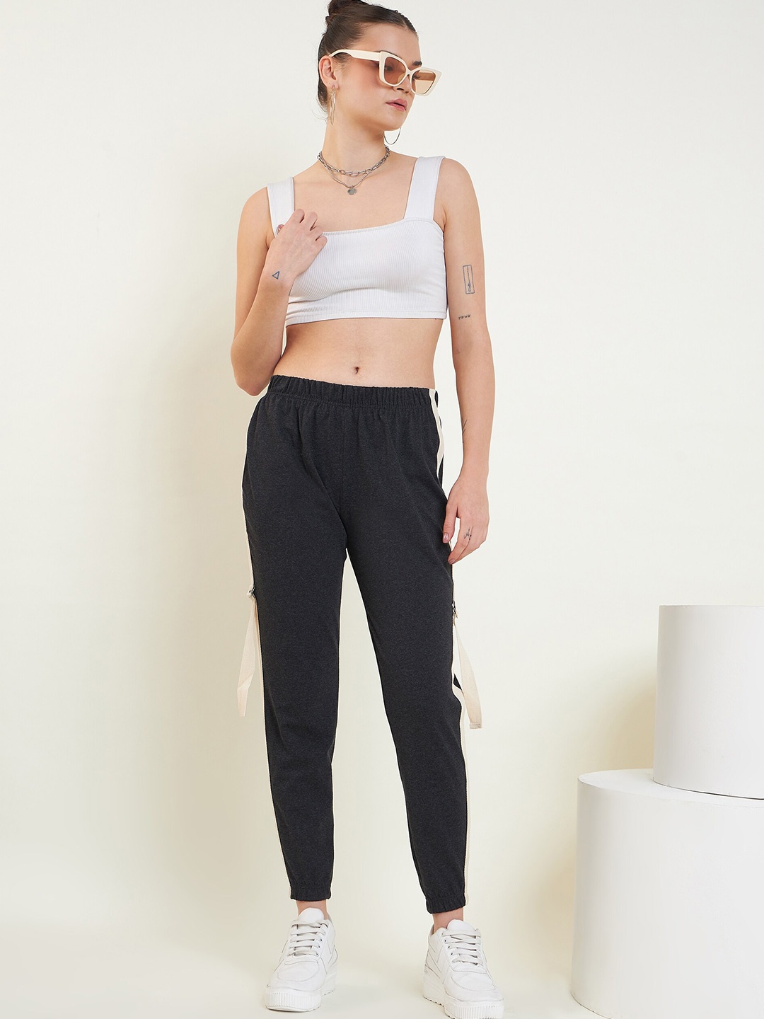 

Mast & Harbour Women Mid-Rise Cotton Jogger, Charcoal
