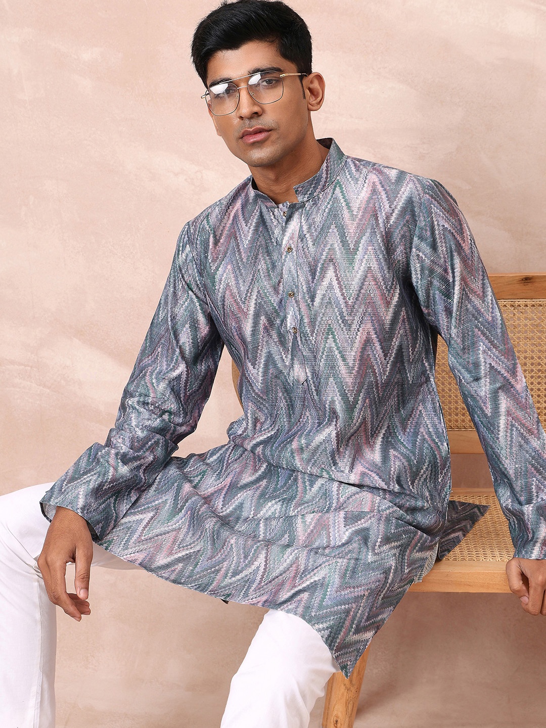 

HERE&NOW Mandarin Collar Geometric Printed Thread Work Straight Kurta, Grey